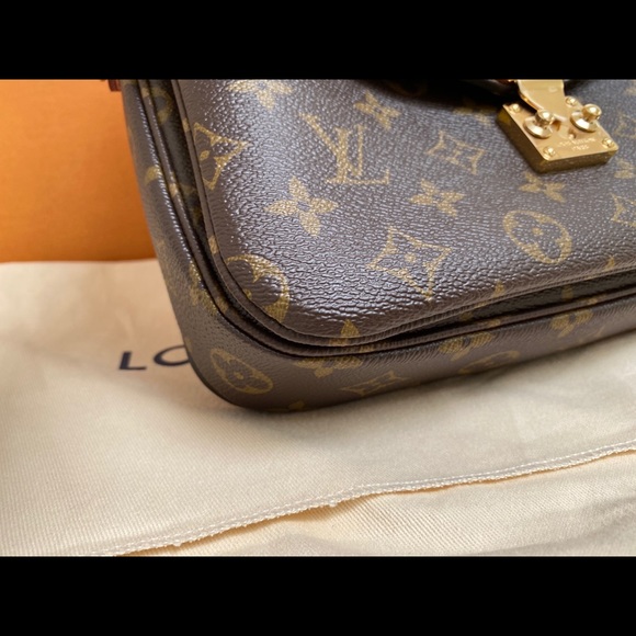 ❌SOLD!❌⭐️ Louis Vuitton Métis Pochette! ⭐️ - Picture 7 of 13